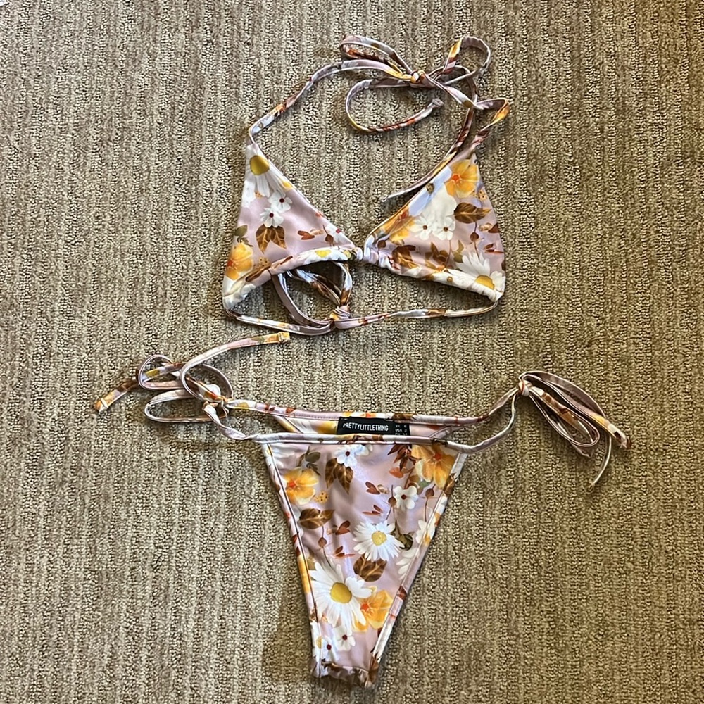 Pretty little Thing Flower Bikini